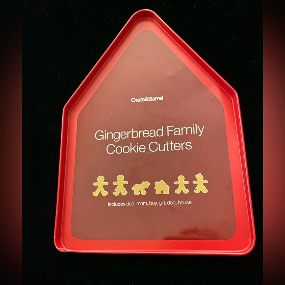 NEW in Package Crate&Barrel Gingerbread Family Cookie Cutters